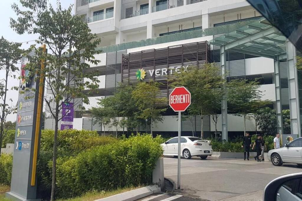 Cybersquare Apartment Cyberjaya Bagian luar foto